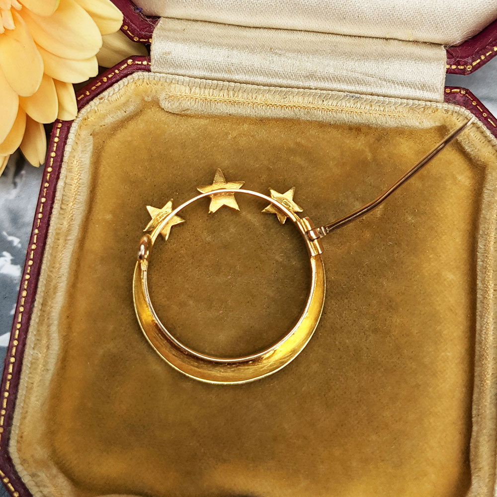antique Victorian gold brooch with pearls
